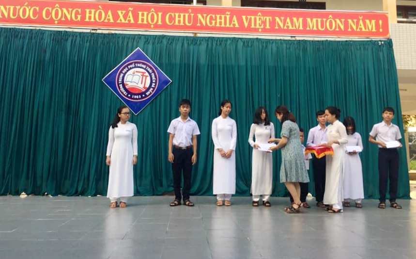 CEI Đà Nẵng: Trao học bổng khuyến học dành cho học sinh năm học 2018 - 2019 3 hinh 1