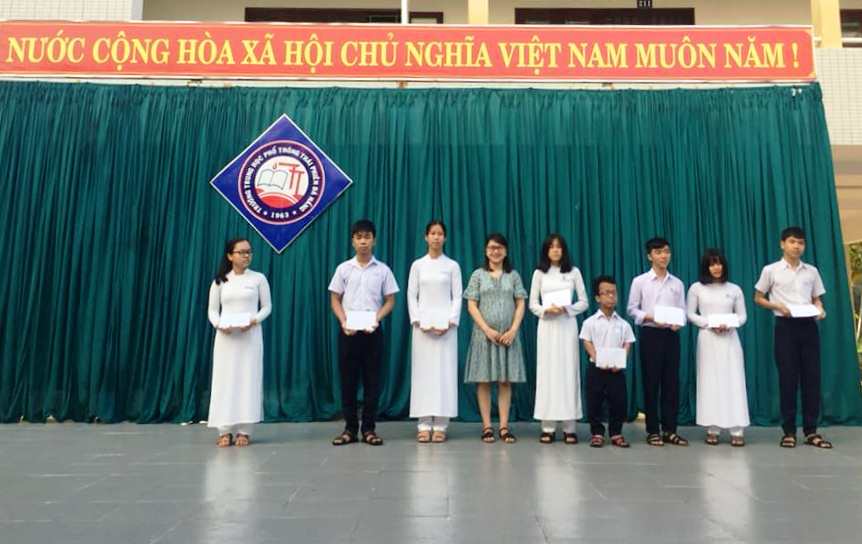 CEI Đà Nẵng: Trao học bổng khuyến học dành cho học sinh năm học 2018 - 2019 4 hinh 2