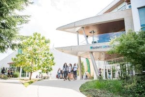 Hội thảo trực tuyến: University of the Fraser Valley - Đại học tiết kiệm nhất Canada 4 ufv 1